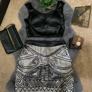 Cropped and skirt (perfect way)